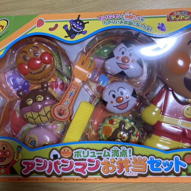 新品 アンパンマン ボリューム満点お弁当セット 箱ありの通販 by とん