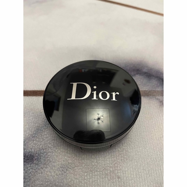 Dior(ディオール)のディオールスキンフォーエバークッションファンデ コスメ/美容のベースメイク/化粧品(ファンデーション)の商品写真