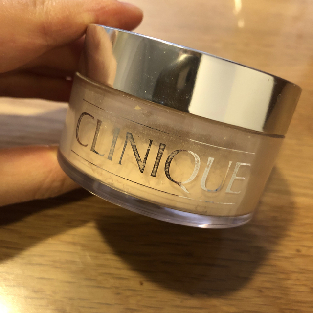 CLINIQUE(クリニーク)のCLINIQUE フェイスパウダー  コスメ/美容のベースメイク/化粧品(フェイスパウダー)の商品写真