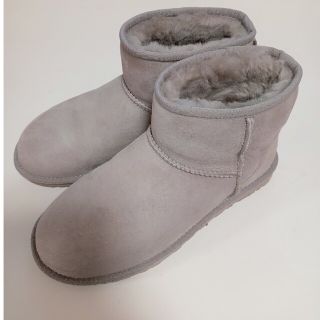 アグ(UGG)のUGGﾌﾞｰﾂｸﾗｼｯｸﾐﾆﾚﾃﾞｲｰｽUS9(26cm)ｺﾞｰﾄ色 箱無送無料(ブーツ)