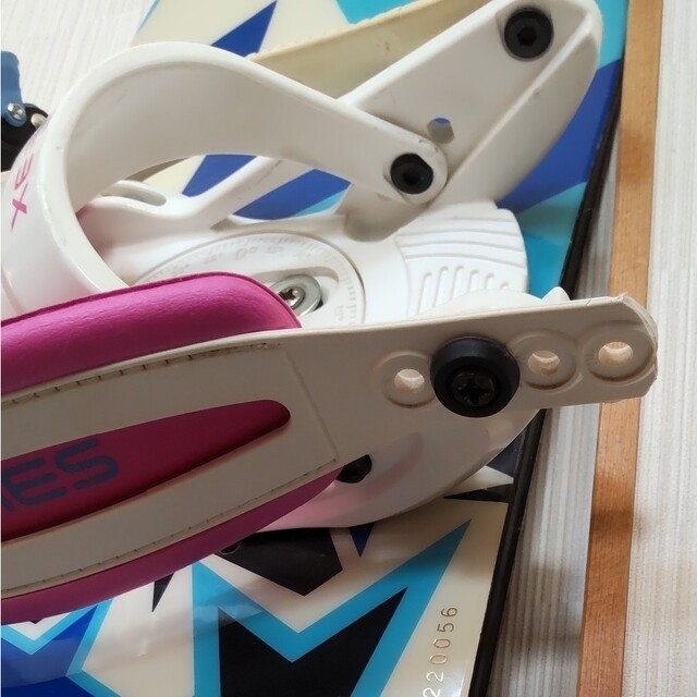Ignio(イグニオ)のスノーボード板、バインディングセット スポーツ/アウトドアのスノーボード(ボード)の商品写真
