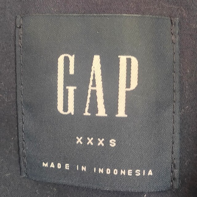 GAP(ギャップ)の38.GAP★あったか中綿トレンチコート長袖ネイビー無地★XXXS ギャップ キッズ/ベビー/マタニティのキッズ服女の子用(90cm~)(コート)の商品写真