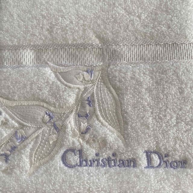 Christian Dior(クリスチャンディオール)のクリスチャンディオール   フェイスタオル 2枚セット インテリア/住まい/日用品の日用品/生活雑貨/旅行(タオル/バス用品)の商品写真