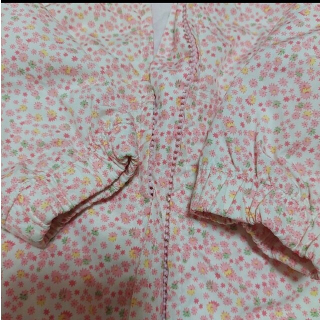 babyGAP(ベビーギャップ)のアウター　薄手　90 キッズ/ベビー/マタニティのキッズ服女の子用(90cm~)(ジャケット/上着)の商品写真