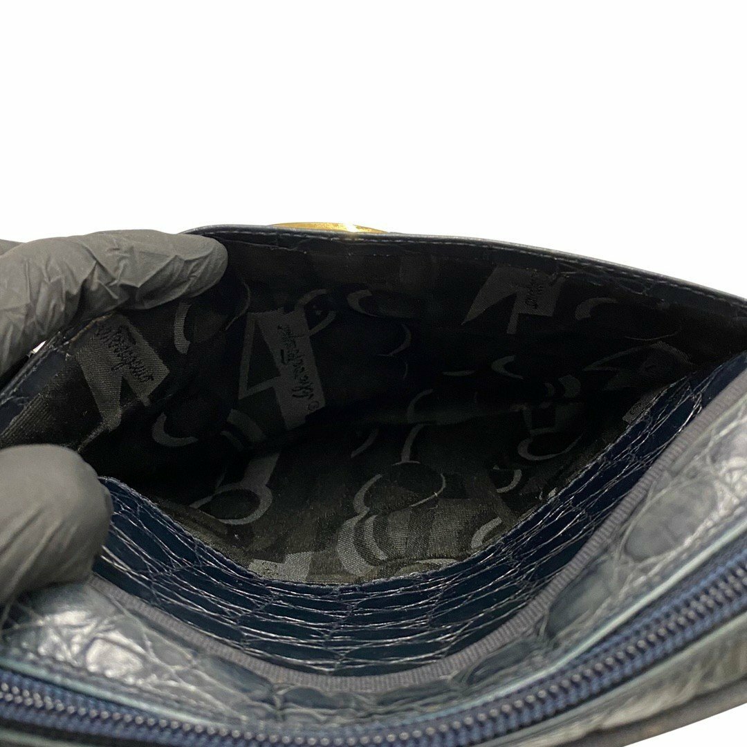 極 美品 サルヴァトーレフェラガモ ヴァラリボン 金具 レザー 本革