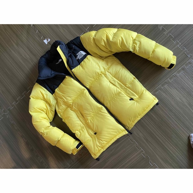 THE NORTH FACE(ザノースフェイス)のノースフェイス　ヌプシ　イエロー メンズのジャケット/アウター(ダウンジャケット)の商品写真