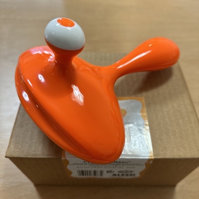 ALESSI(アレッシィ)の新品　ALESSIアレッシィ　オレンジとブルー２個セット インテリア/住まい/日用品のキッチン/食器(収納/キッチン雑貨)の商品写真