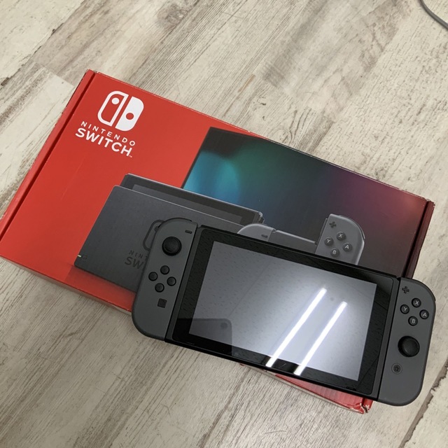 ニンテンドースイッチ　　グレー