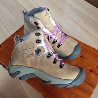 キーン(KEEN)の良品 ウィメンズ25.0  ピレニーズ   キーン 限定色(スニーカー)