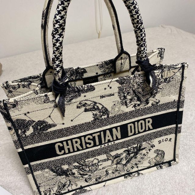 Christian Dior - 最終値下げDior ブックトートバッグ　ミディアムサイズ