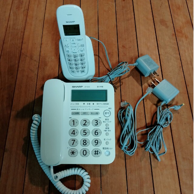 SHARP(シャープ)のデジタルコードレス電話機　シャープ　JD-G32CL スマホ/家電/カメラの生活家電(その他)の商品写真