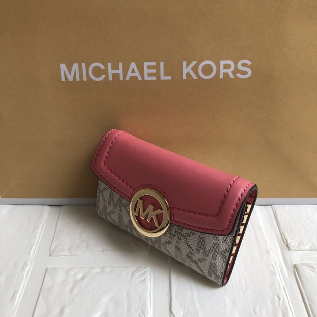 Michael Kors(マイケルコース)の新品★定価27,500円★マイケルコース シグネチャー ピンク キーケース  レディースのファッション小物(キーケース)の商品写真