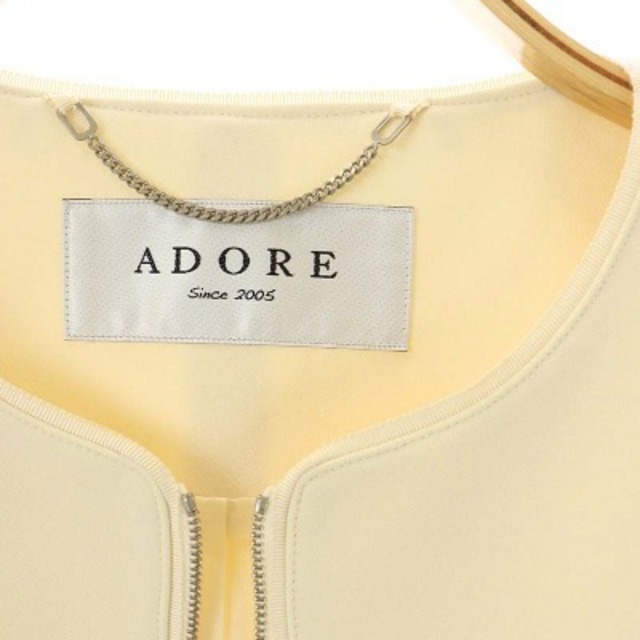 ADORE(アドーア)のアドーア ADORE ノーカラージャケット ブルゾン ジップアップ アイボリー レディースのジャケット/アウター(ブルゾン)の商品写真