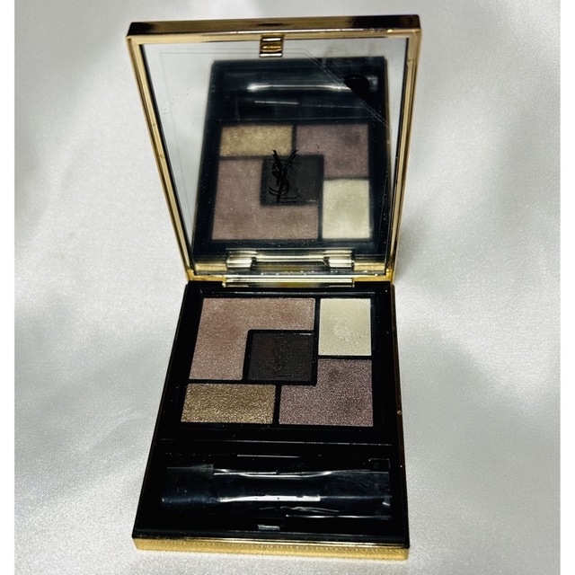 Yves Saint Laurent(イヴサンローラン)のイヴ・サンローラン クチュール クルール パレット13 コスメ/美容のベースメイク/化粧品(アイシャドウ)の商品写真