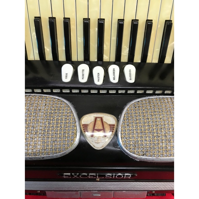 伝統有る、人気アコexcelsior308  エキセルシヤ全盛期製造古くても本格 楽器の鍵盤楽器(アコーディオン)の商品写真