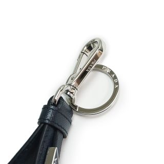 プラダ トライアングル 三角ロゴ キーリング キーホルダー バッグ