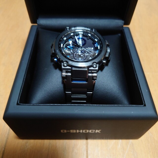 G-SHOCK(ジーショック)のCASIO G-SHOCK MTG-B1000BD-1AJF メンズの時計(腕時計(アナログ))の商品写真