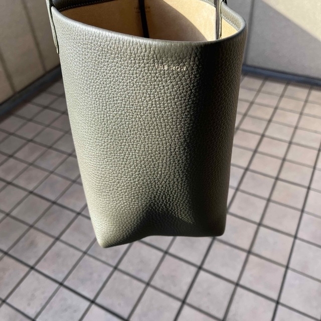 THE ROW(ザロウ)のザロウ THE ROW SMALL N／S PARK TOTE レディースのバッグ(トートバッグ)の商品写真