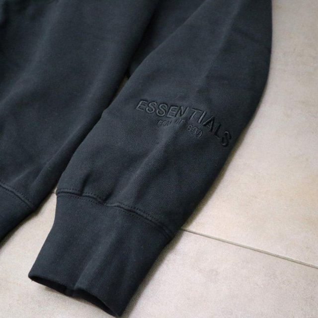 新品☆LA限定！Fear of God Essentials リフレクターロゴ