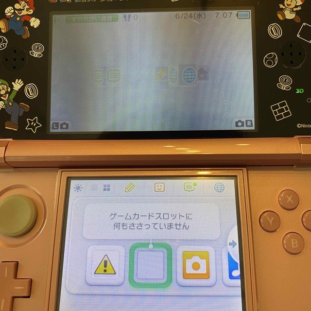 ニンテンドー3DS(ニンテンドー3DS)の3DS 本体　ピンク エンタメ/ホビーのゲームソフト/ゲーム機本体(携帯用ゲーム機本体)の商品写真