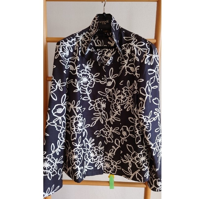 銀座マギー　花柄ジャケット レディースのジャケット/アウター(テーラードジャケット)の商品写真
