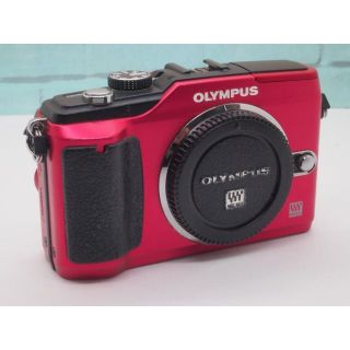 オリンパス(OLYMPUS)のオリンパス ペン E-PL2 レッド ボディ のみ(ミラーレス一眼)