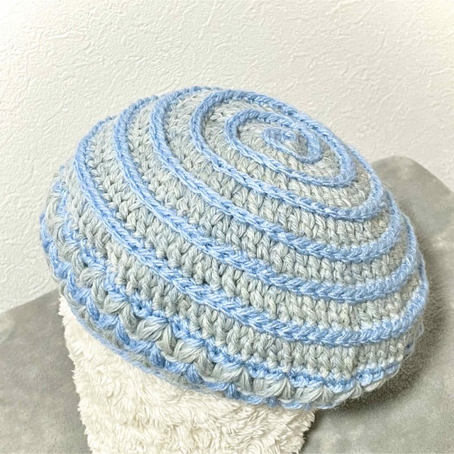 ベレー帽　グレーブルー×ライトブルー　ゆるニット帽　手編み帽子　ハンドメイド レディースの帽子(ニット帽/ビーニー)の商品写真
