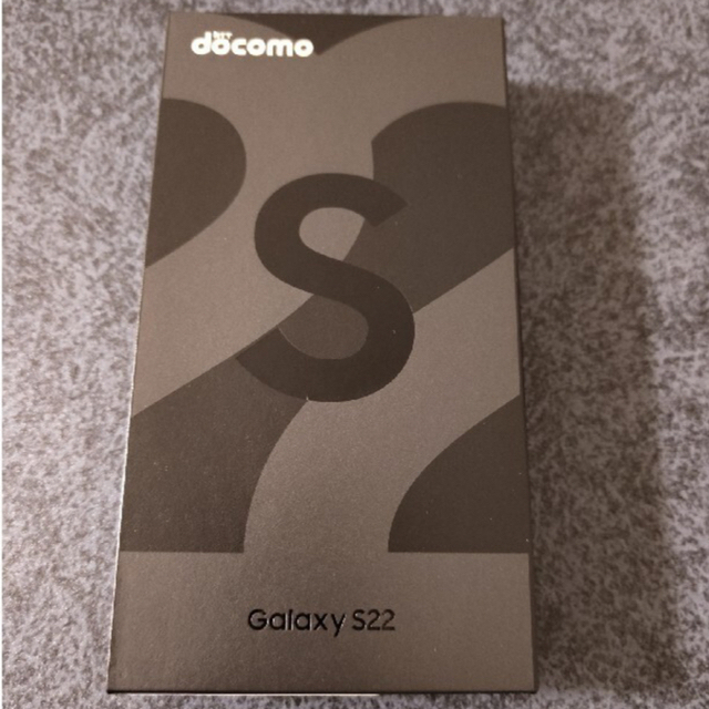 SAMSUNG(サムスン)のGalaxy S22ファントムブラック 256 GB docomo sc-51c スマホ/家電/カメラのスマートフォン/携帯電話(スマートフォン本体)の商品写真