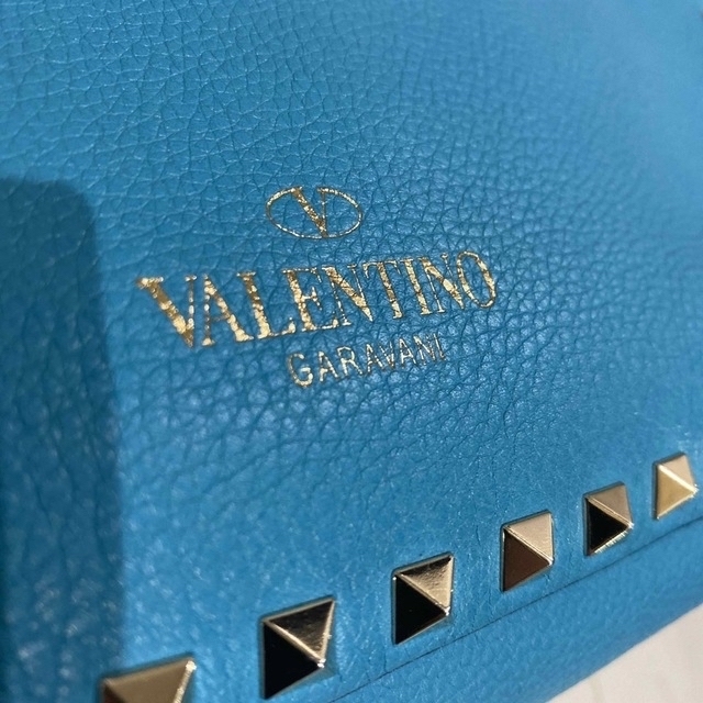 VALENTINO(ヴァレンティノ)のバレンチノ　希少サイズ　バック大 レディースのバッグ(ショルダーバッグ)の商品写真