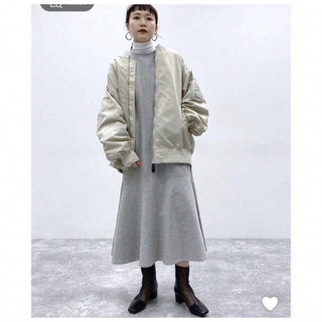 LOWRYS FARM(ローリーズファーム)のローリーズファーム　BIG MA-1 アイボリー　UNISEX レディースのジャケット/アウター(ブルゾン)の商品写真