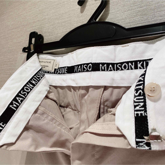 MAISON KITSUNE'(メゾンキツネ)のメゾンキツネ♡テーパードチノパンツ レディースのパンツ(チノパン)の商品写真