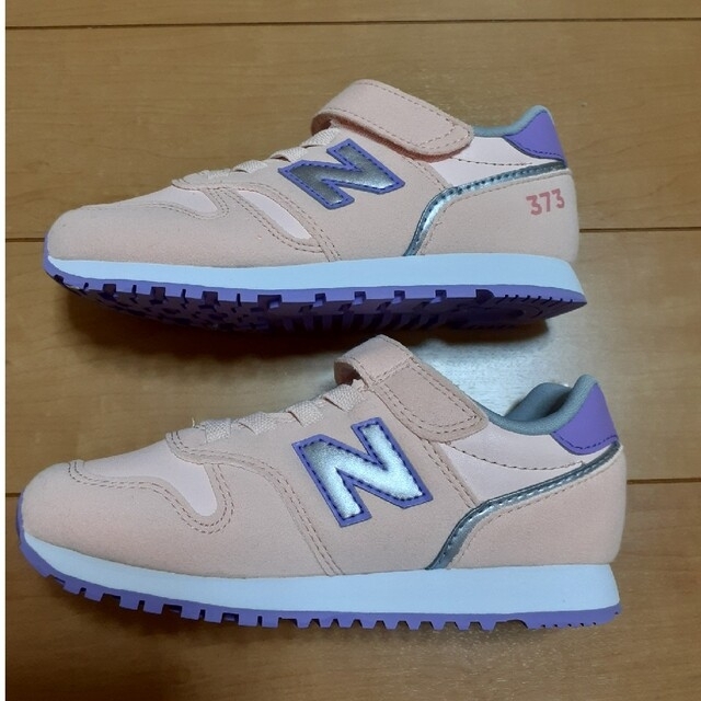 New Balance(ニューバランス)のニューバランス キッズ スニーカー 17.5cm キッズ/ベビー/マタニティのキッズ靴/シューズ(15cm~)(スニーカー)の商品写真