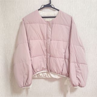 ユナイテッドアローズ(UNITED ARROWS)の【美品】ODORANTES ショートダウン ピンク(ダウンコート)