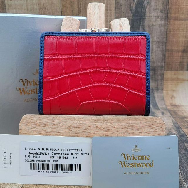 ✨新品 翌日発送✨ヴィヴィアンウエストウッド 三つ折り財布 13VV129-