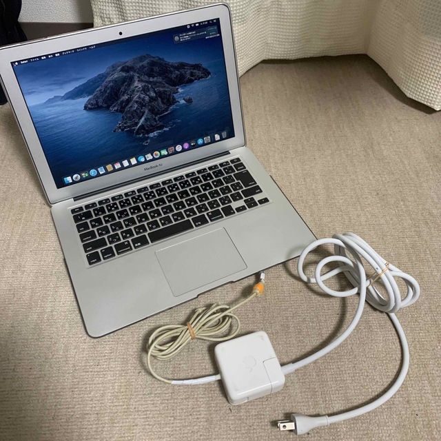 Apple(アップル)のMacBook Air 13inch mid2012 スマホ/家電/カメラのPC/タブレット(ノートPC)の商品写真