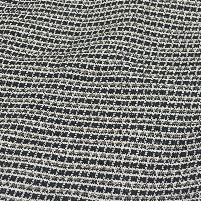 自由区(ジユウク)の自由区　ツイード風スカート　シルバー　白　黒　モノトーン　46 2XL 3L レディースのスカート(ひざ丈スカート)の商品写真