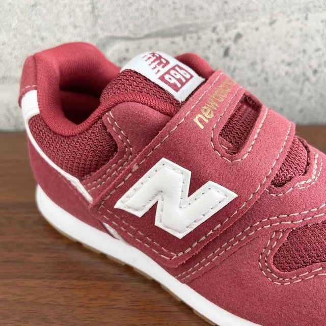 New Balance(ニューバランス)の【新品】15センチ バーガンディ ニューバランス スニーカー キッズ キッズ/ベビー/マタニティのキッズ靴/シューズ(15cm~)(スニーカー)の商品写真