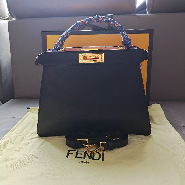 豪華で新しい FENDI - ピーカブー アイシーユー FENDI ハンドバッグ - thegrindsession.com