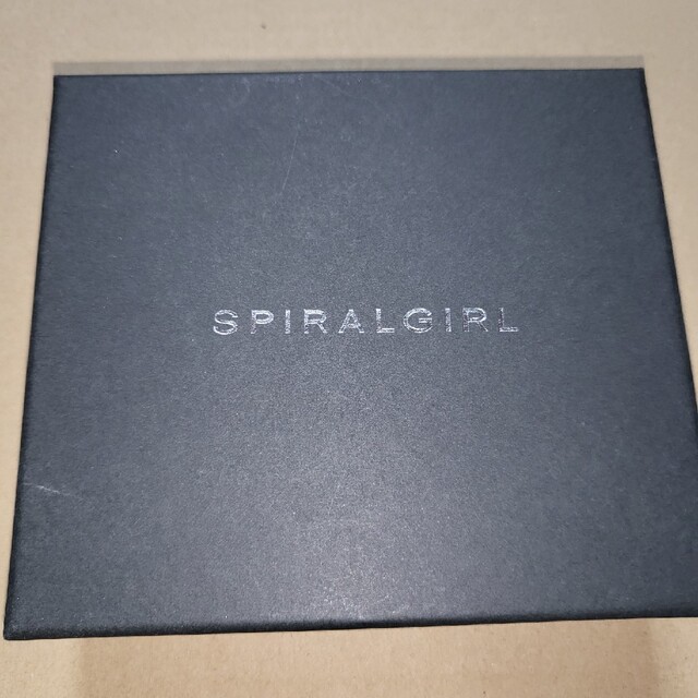 SPIRAL GIRL(スパイラルガール)のSPIRALGIRL シルバー 二つ折り財布 レディースのファッション小物(財布)の商品写真