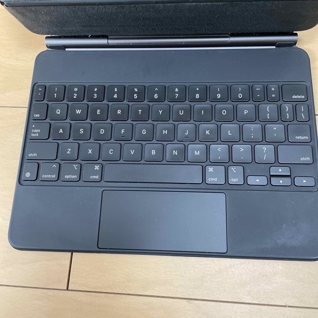 Apple(アップル)のapple iPad Magic Keyboard 11インチ用　US配列 スマホ/家電/カメラのPC/タブレット(PC周辺機器)の商品写真