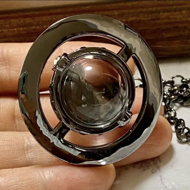 土星プラネットモチーフネックレス　ブラック　 レディースのアクセサリー(ネックレス)の商品写真