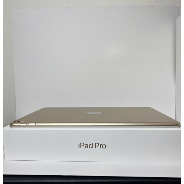 Apple(アップル)のiPad Pro 10.5インチ　64GB　ゴールド スマホ/家電/カメラのPC/タブレット(タブレット)の商品写真