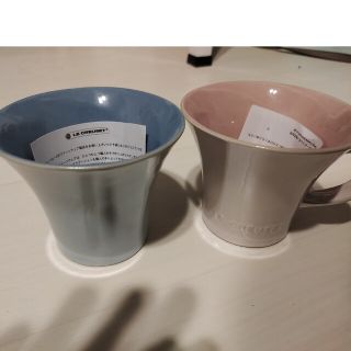 ルクルーゼ(LE CREUSET)のル・クルーゼのマグカップ2個です。未使用です。(食器)