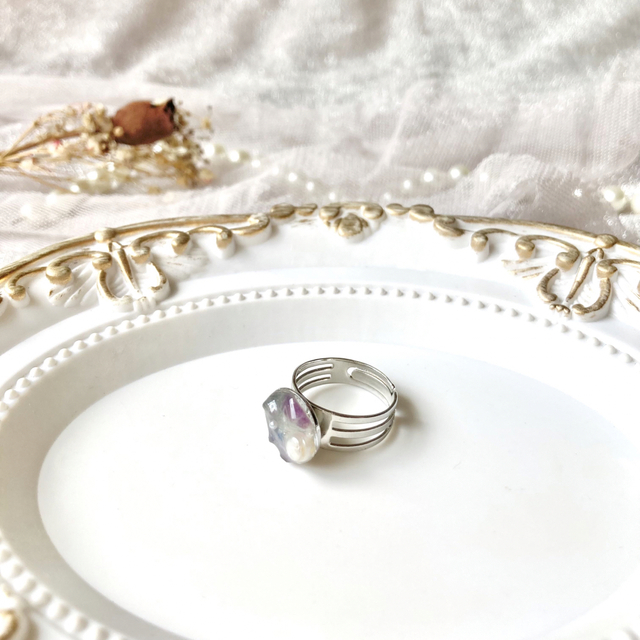 大人可愛い 淡水パールとフローライト おしゃれな幅広シルバーリング 指輪 レディースのアクセサリー(リング(指輪))の商品写真