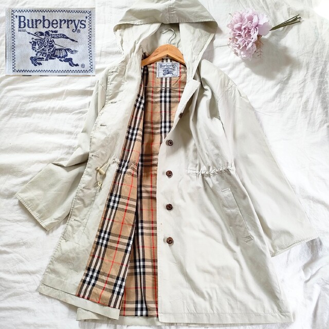 BURBERRY(バーバリー)のバーバリー　ノバチェック　フード付き　スプリングコート レディースのジャケット/アウター(スプリングコート)の商品写真