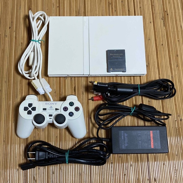 薄型PlayStation2    SCPH-75000本体と付属品ゲームソフト/ゲーム機本体
