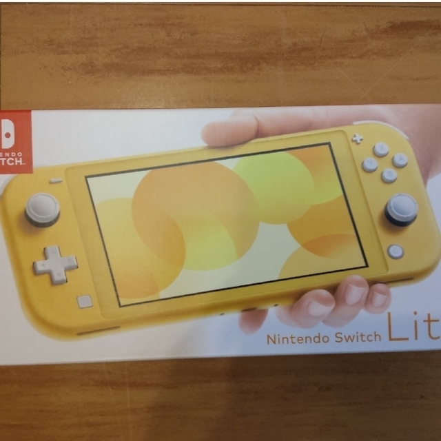 Nintendo Switch(ニンテンドースイッチ)の【12日~20日の間に値下げしてます】nintendo　switch　lite エンタメ/ホビーのゲームソフト/ゲーム機本体(携帯用ゲーム機本体)の商品写真