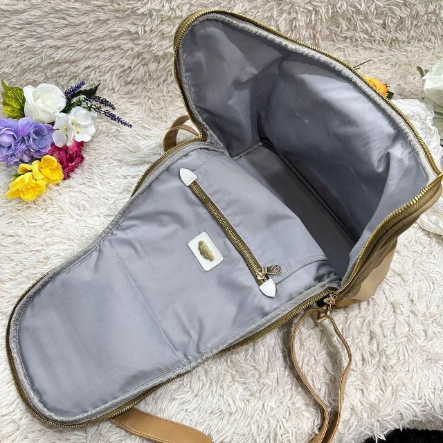 美品☆ムータ MUTA リュック デイバッグ ダブルファスナー カーキ ベージュ