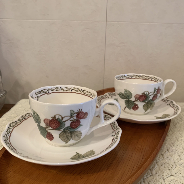 Noritake(ノリタケ)のノリタケ  オチャード　カップ＆ソーサー　2セット　 インテリア/住まい/日用品のキッチン/食器(食器)の商品写真