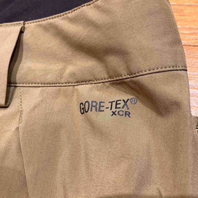 BURTON(バートン)のクリーニング済　バートン ak スノーボードパンツ　GORE-TEX XCR スポーツ/アウトドアのスノーボード(ウエア/装備)の商品写真